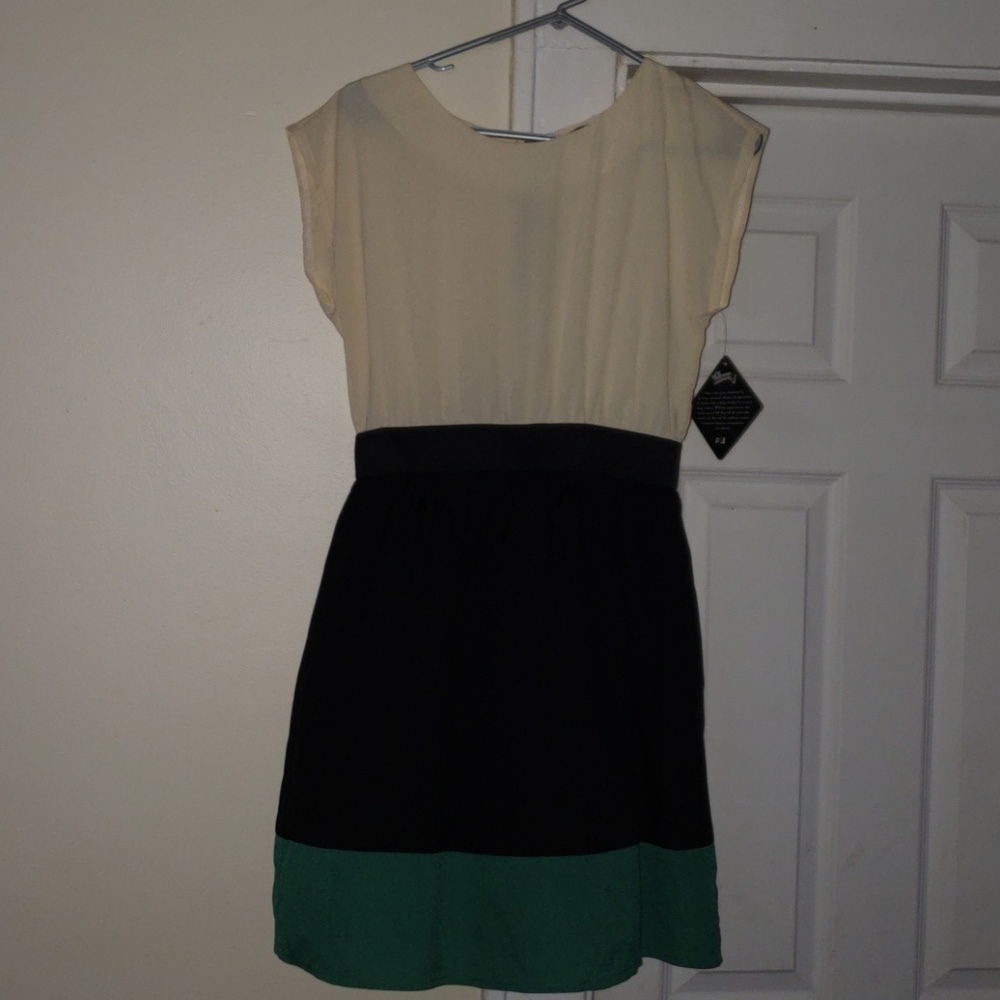 Tricolor dress